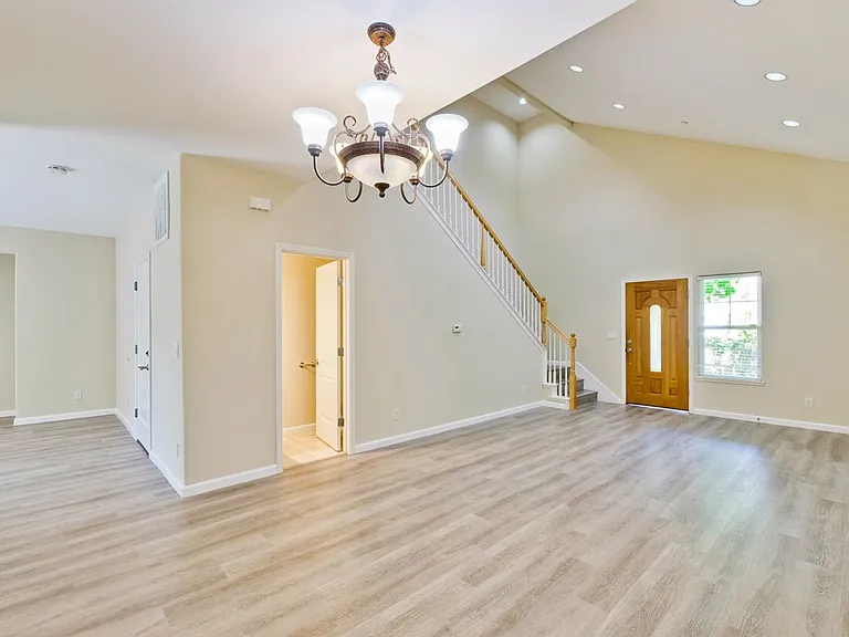 352 Beemer Ave — Photo 8