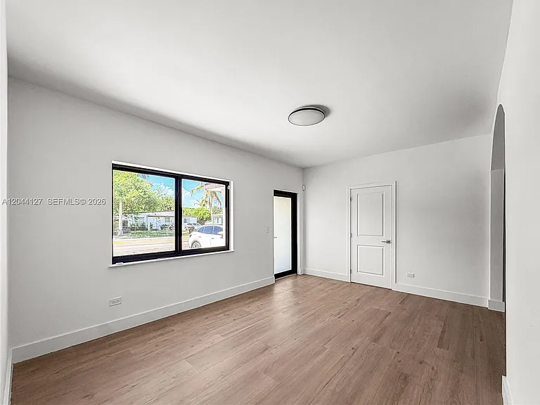 55 NW 125th St — Photo 5