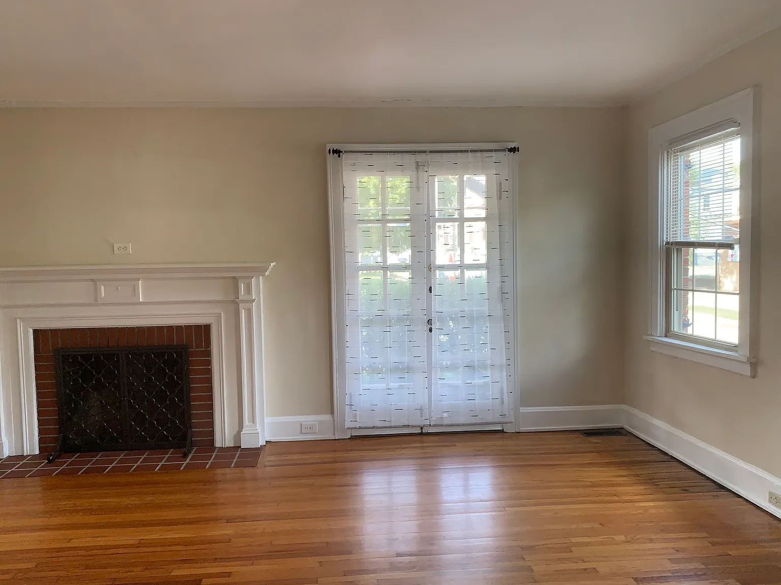 2 bed, 1300 sqft, $1,750 — Photo 3