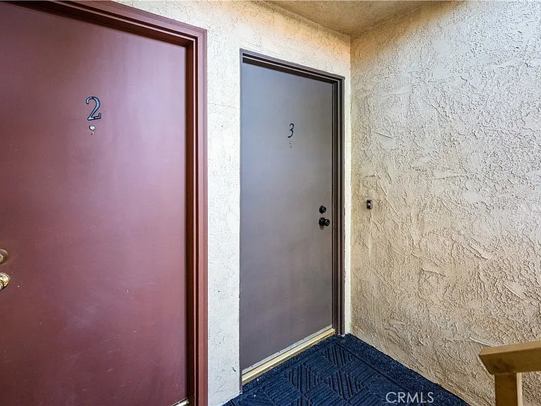 972 W 14th St #3 — Photo 3