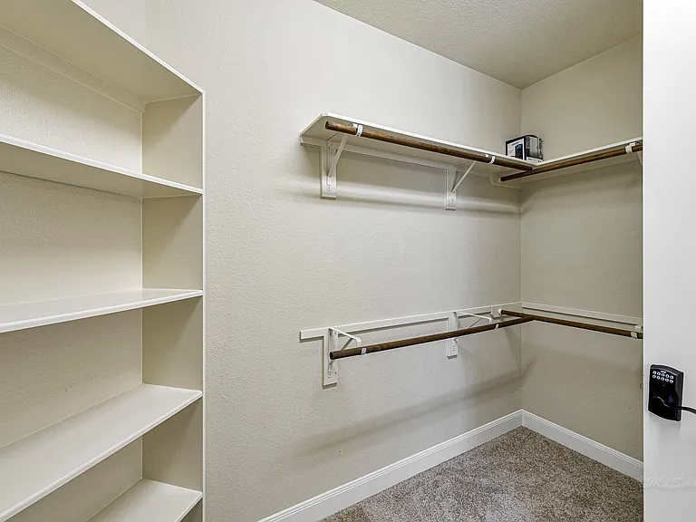 4906 Augusta Pointe Ct — Photo 27