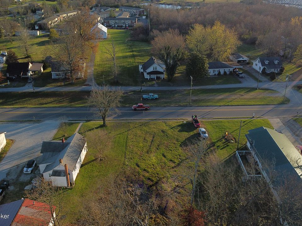 2nd image of 500 W Broadway St