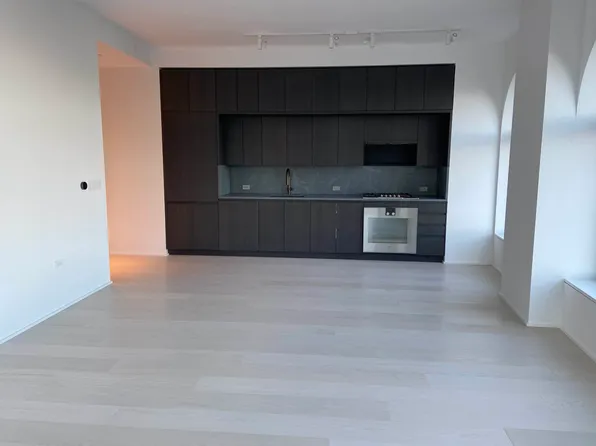 130 William Street image 13 of 17