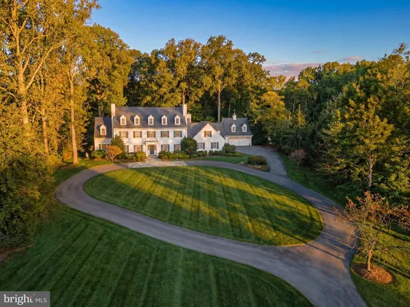 8509 Country Club Dr, Bethesda, MD 20817