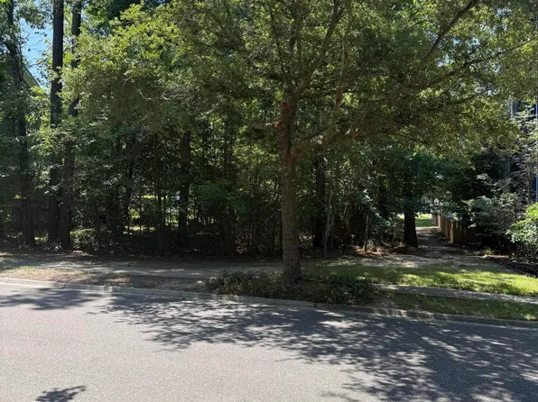 235 Lotz Dr, Summerville, SC 29483