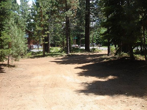 4th image of 720 Silverado Dr