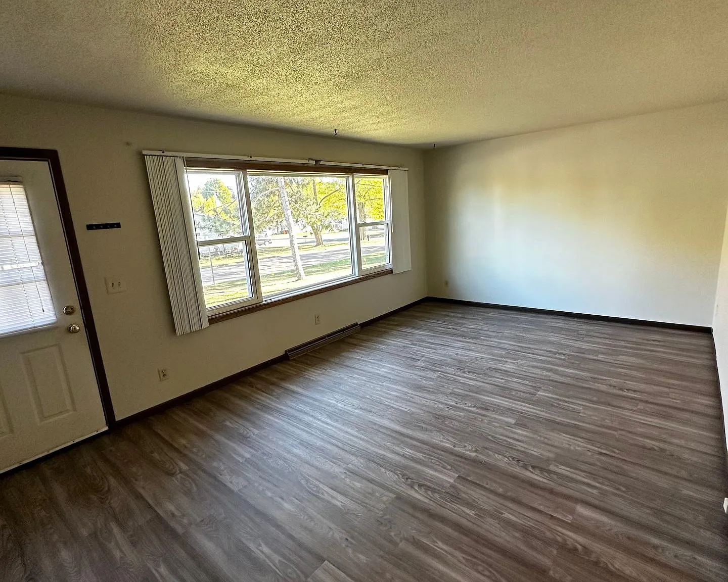 2820-2822 Beverly Hills Dr — Photo 3