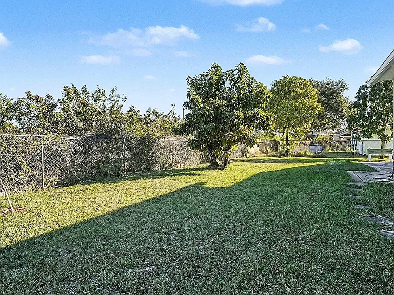 755 Raleigh Rd SE — Photo 13