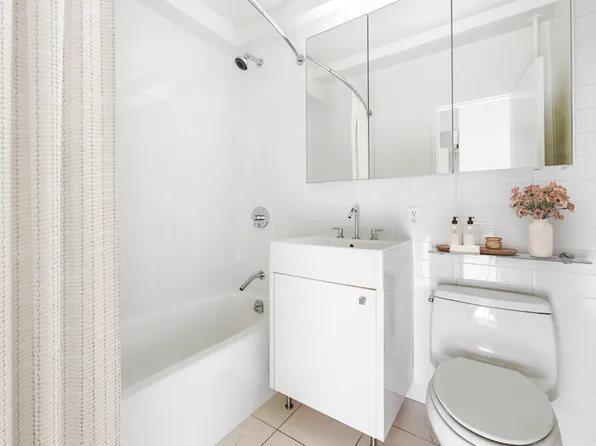 2 Peter Cooper Road image 6 of 19