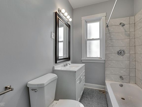 4th image of 1750 N Karlov Ave #1