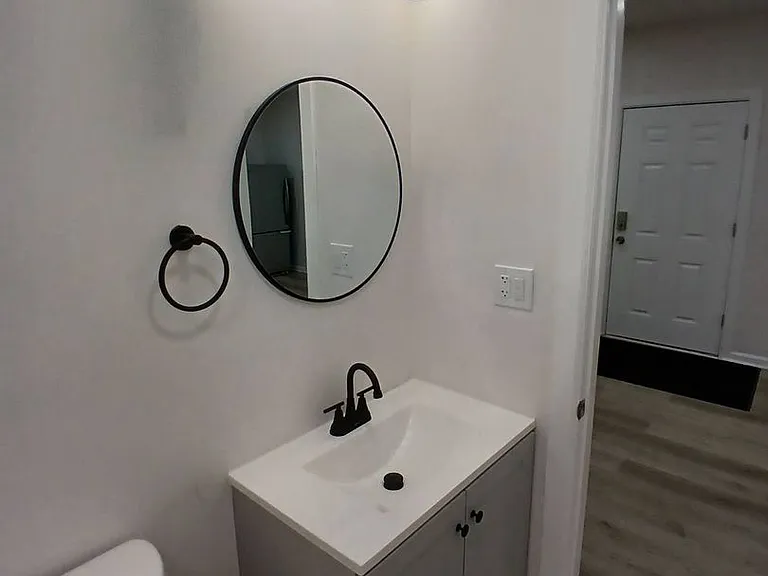 6015 Hosmer Ave — Photo 20