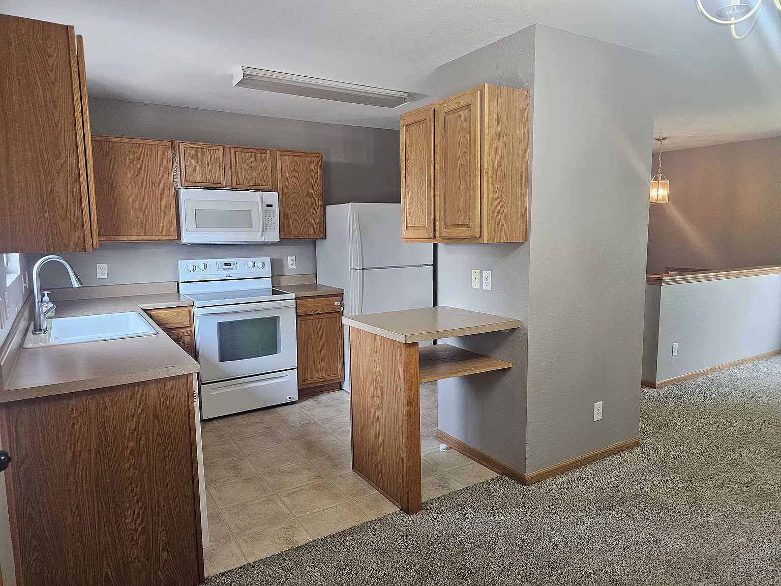 3 bed, 1348 sqft, $2,200 — Photo 4