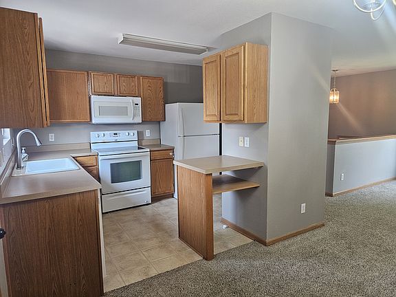 4th image of 8120 S 161st Ter