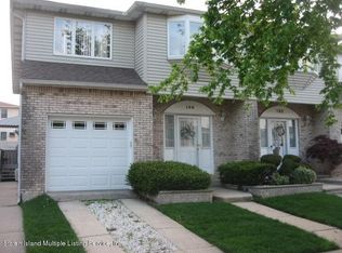 198 Gervil St, Staten Island, NY 10309