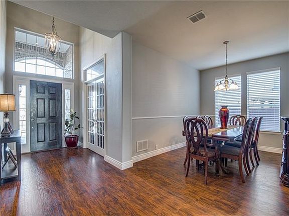 4th image of 627 Deerwood Ln