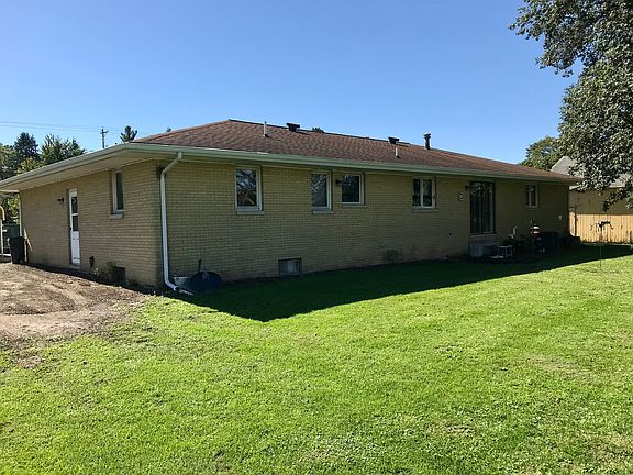 4th image of 156 E Main St