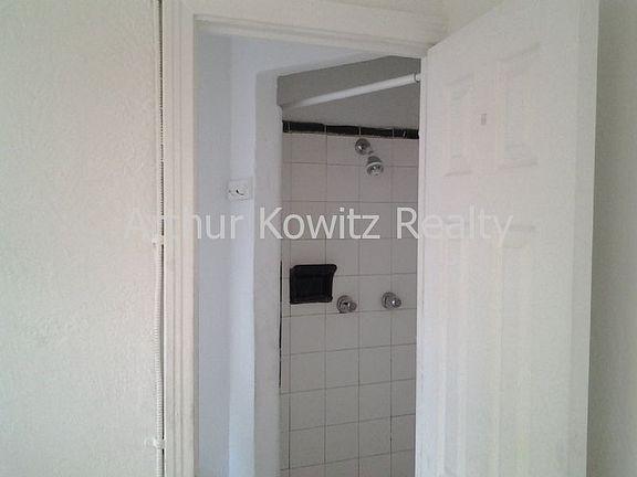 4th image of 307 Taylor Ave #2