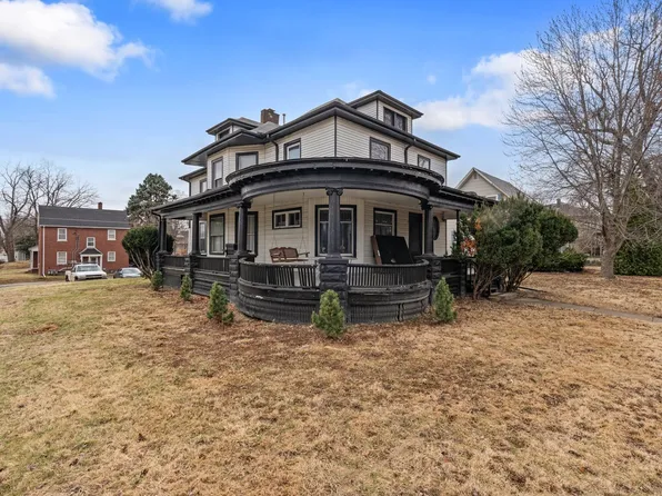 1546 12th Ave, Moline, IL 61265