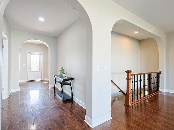 3rd image of 1104 McCarron Ln