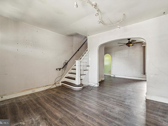 3rd image of 605 Lindley Ave