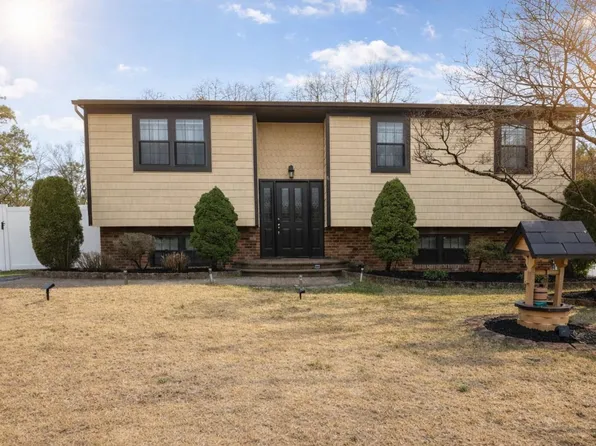 6 Dori Ct, Sicklerville, NJ 08081