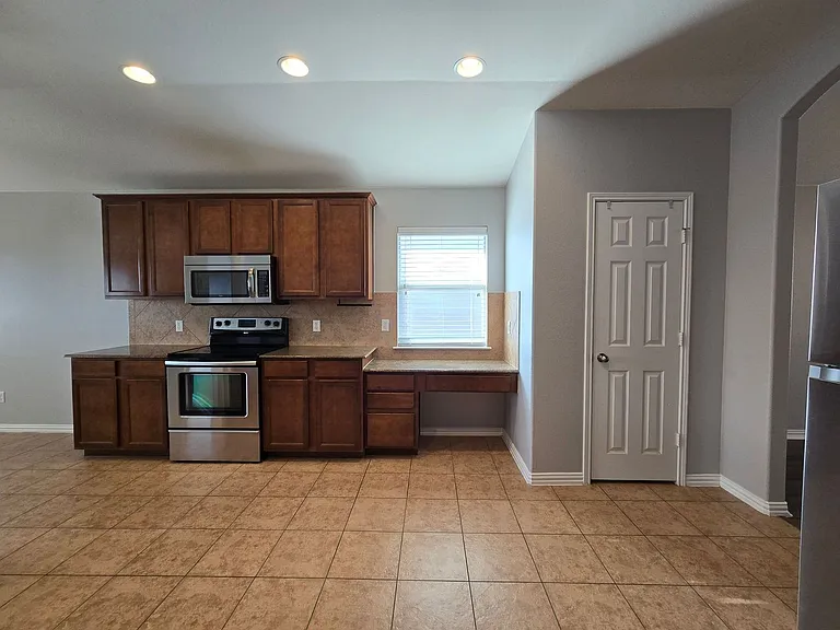 2609 Red Fern Dr — Photo 6