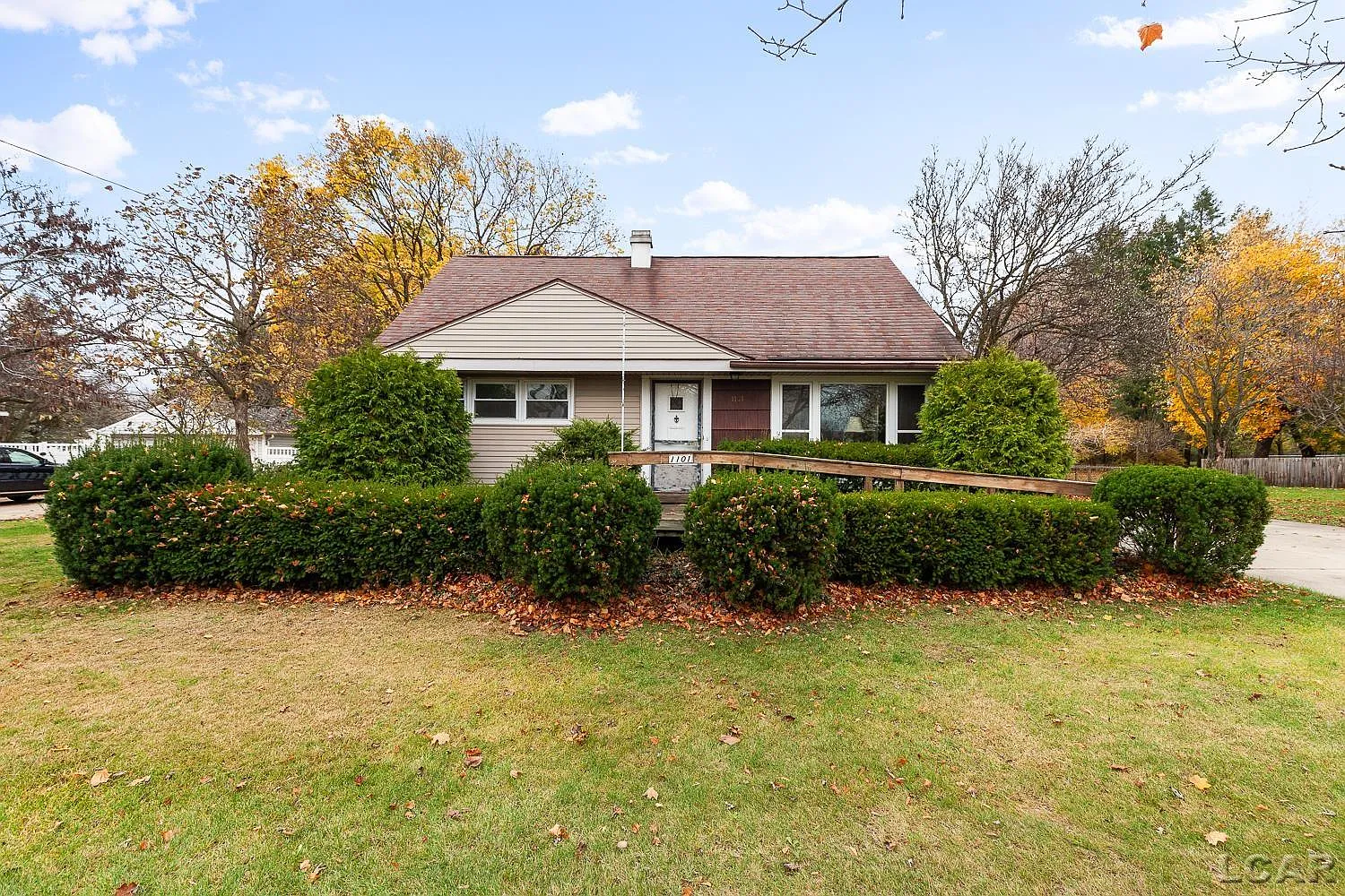 1101 Shady Ln photo 1