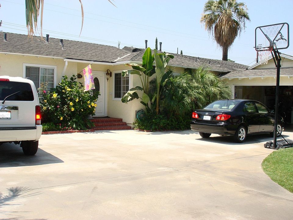 Front View of Home 