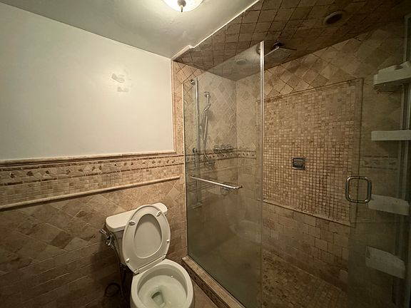 5th image of 84 Elliott Ave #1