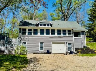 N4577 Circle Dr, Cambridge, WI 53523