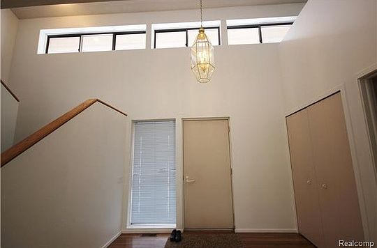 3rd image of 38917 Holsworth Ct