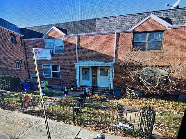 1st image of 2062 23rd St