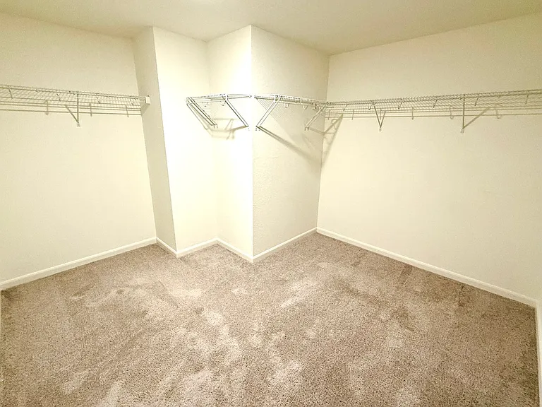 12823 Cygnus — Photo 21