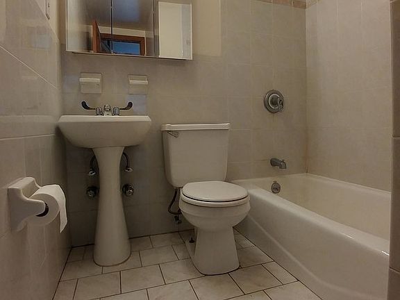 5th image of 107 W 75th St APT 3A