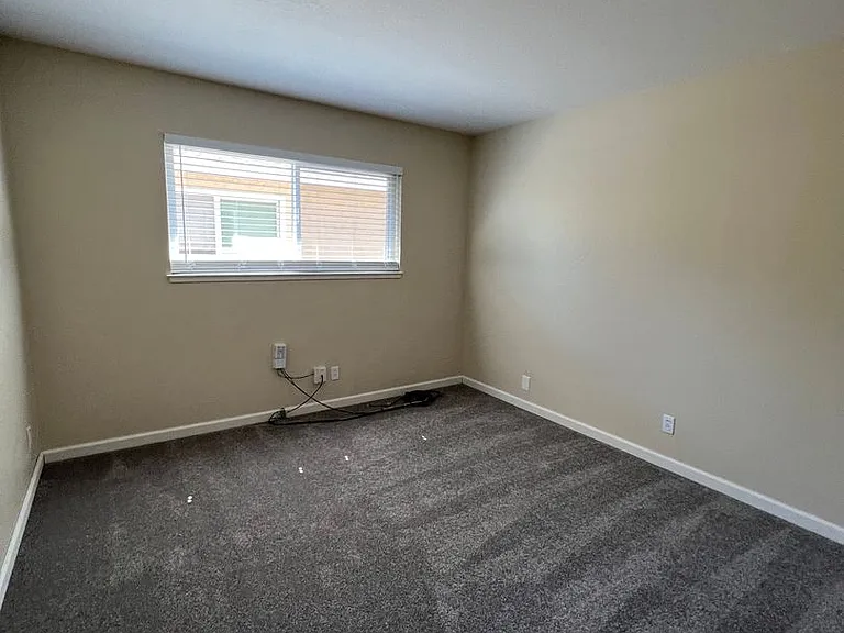 3747 Underwood Dr — Photo 7