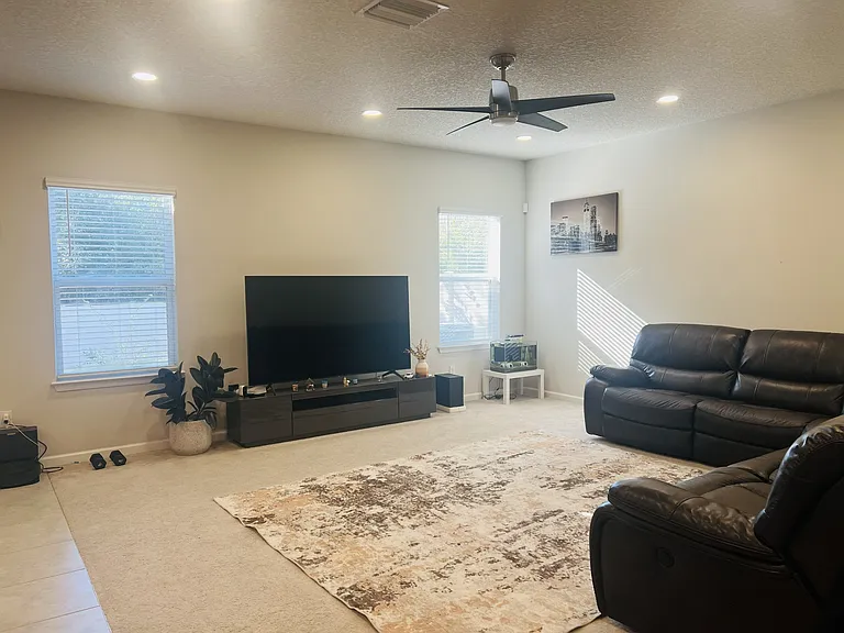18184 Hunters Meadow Walk — Photo 4