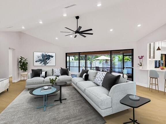 3rd image of 1127 E Seminole Avenue #34b