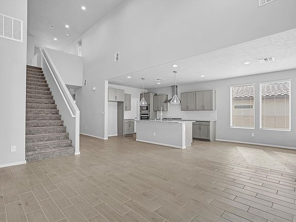 5th image of 2539 McCauley Loop NE