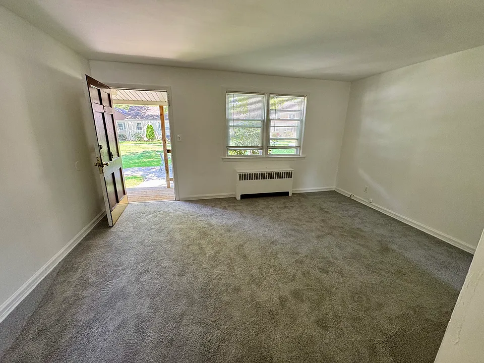 3 Springwood Cir #E