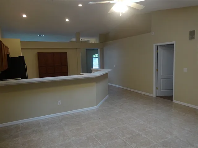 9640 Clinton Corners Dr — Photo 2