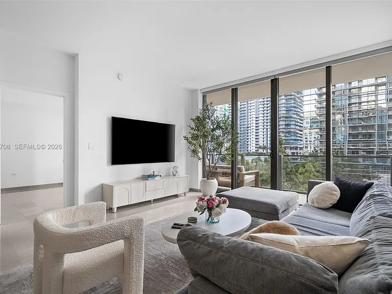 88 SW 7th St #809 — Photo 17