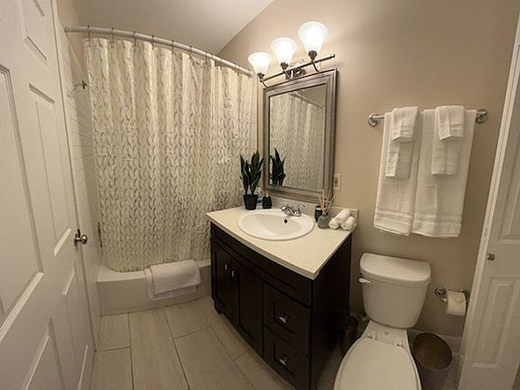 5th image of 3921 Prytania St #3