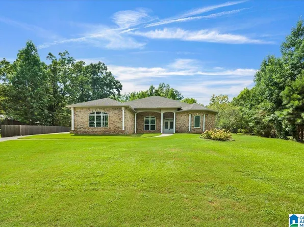 1748 Shannon Rd, Bessemer, AL 35022