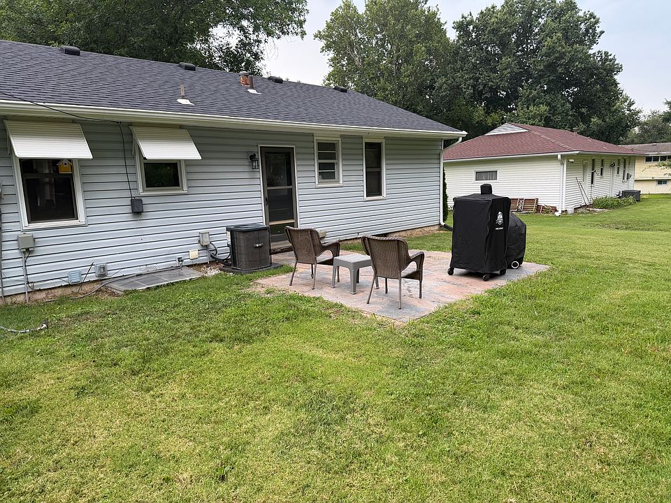 2nd image of 702 Lacy Ln