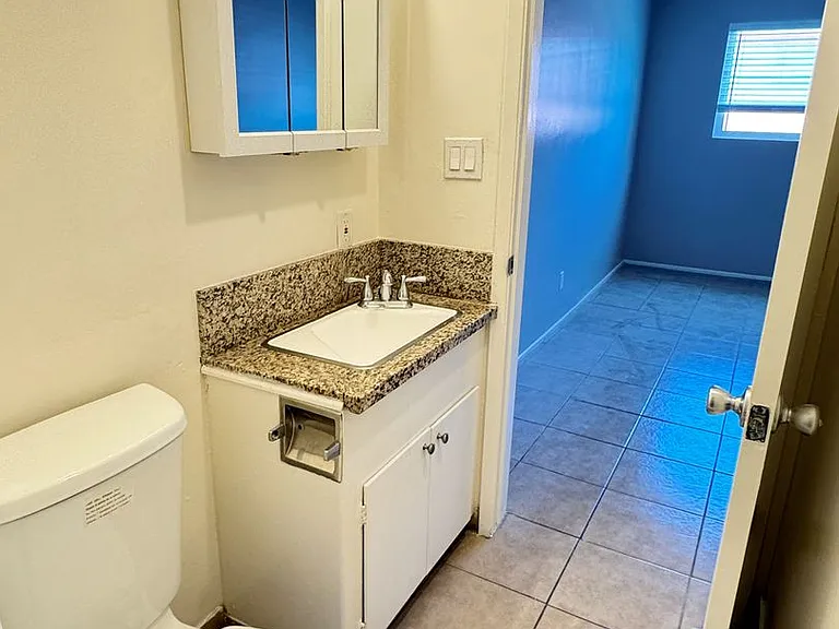 1740 Freeman Ave. — Photo 15