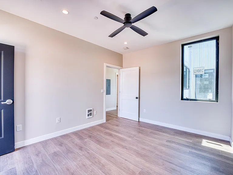 4202 Telegraph Ave #203 — Photo 12