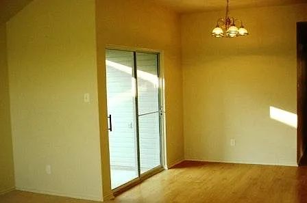 3 bed, 1189 sqft, $1,230 — Photo 2