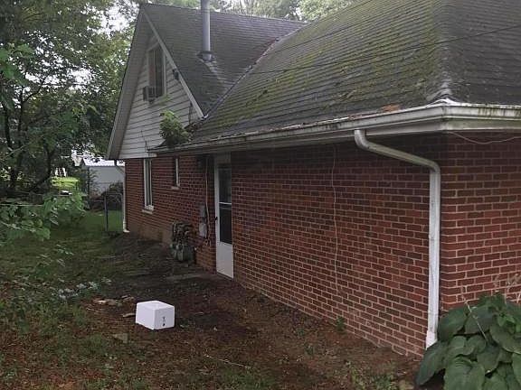 3rd image of 295-297 Myrtle Dr