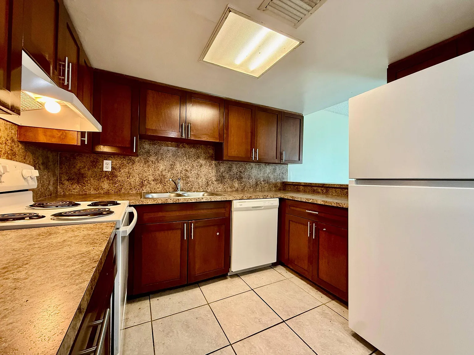 3 bed, 2.5 bath, 1650 sqft, $2,700 — Photo 3