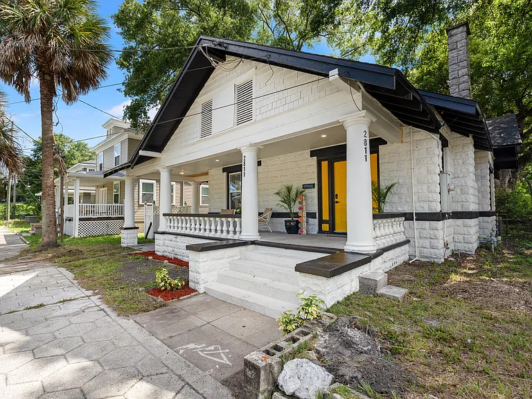 2811 N Market St — Photo 15
